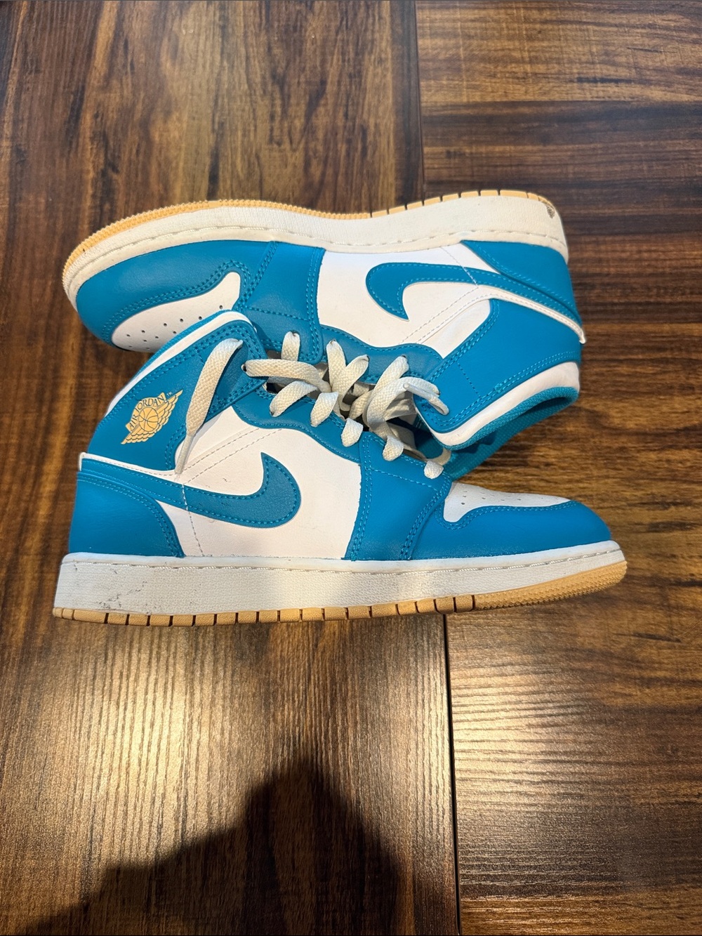 Jordan Teal/White Basketball Shoe Interior - Picture 3 of 3